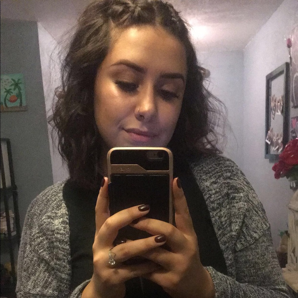 Meet your Posher, Anabella